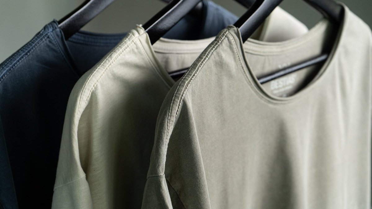 - Polera Basic Pocket - Algodon Verde Oliva - BESTIAS