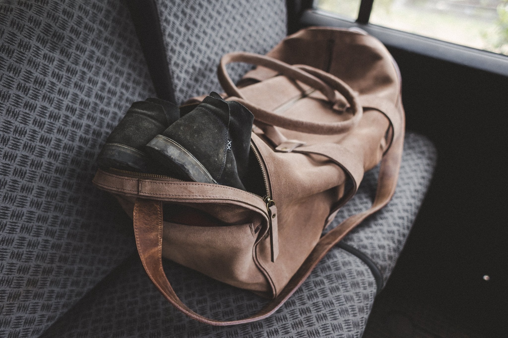 Esenciales Viaje: El Bolso Wiken y necesair Mercante - BESTIAS