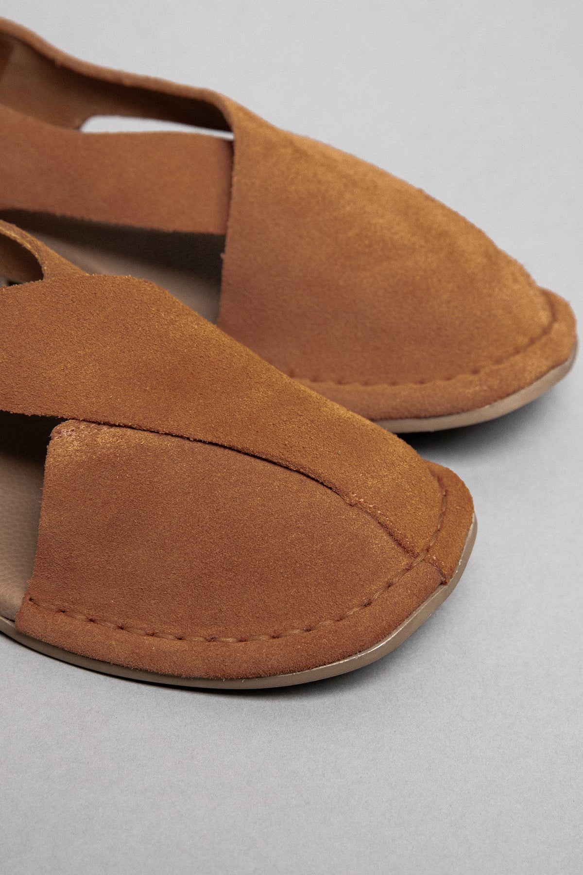 Kaia | Suede Rum