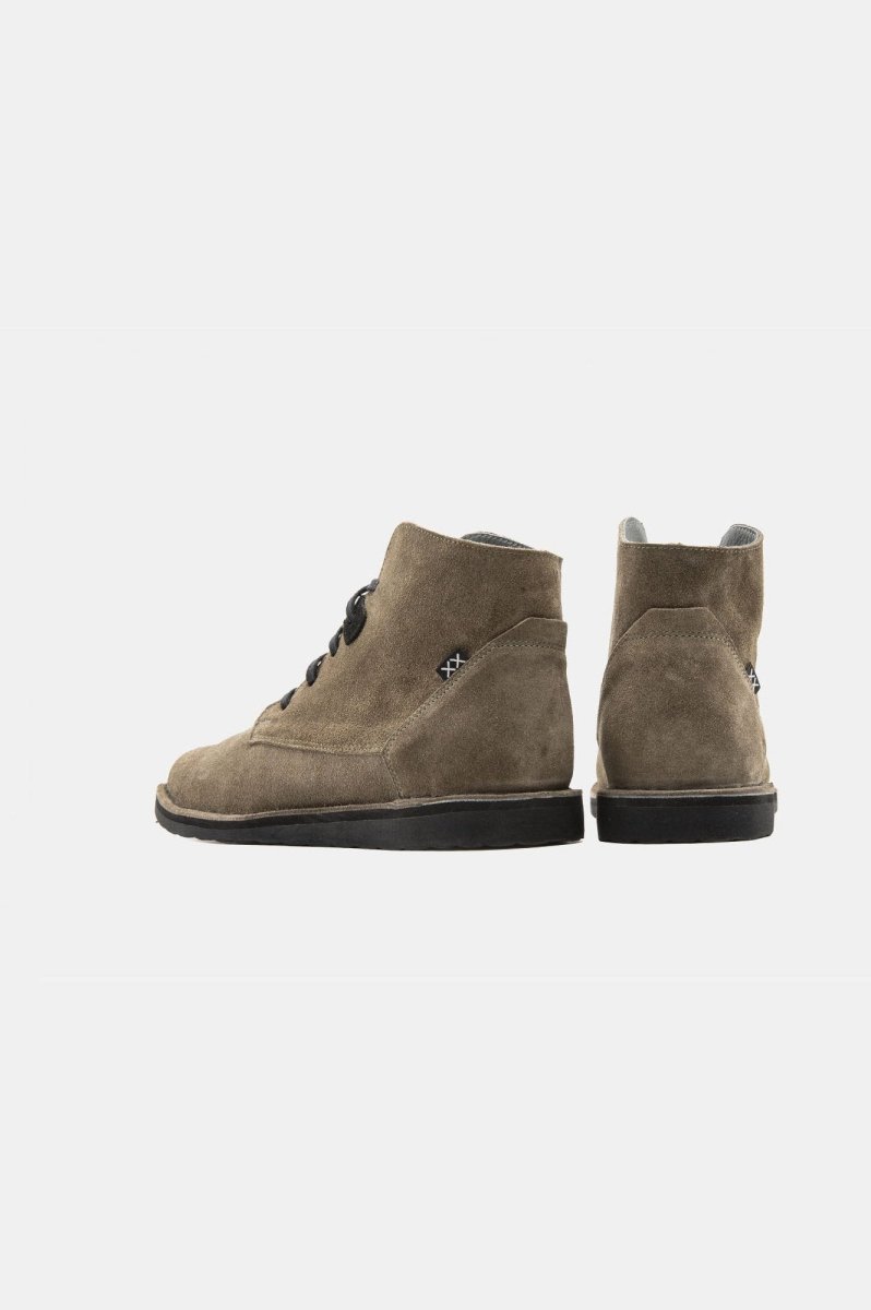 Shoes - Botín Hombre - Pudú Hi - Suede Plutón - BESTIAS