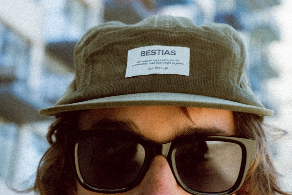 Jockey 5 Panel - Oliva — Bestias