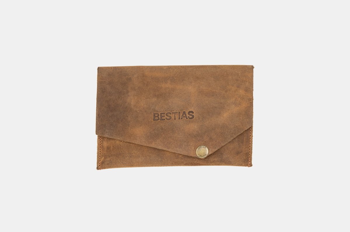 Clothing Accessories - Tabaquera West Fargo - BESTIAS