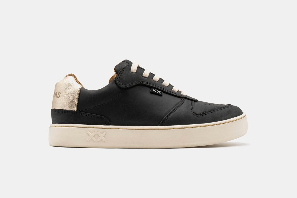 Shoes - Zapatilla Mujer - Bora Black/Gold - BESTIAS