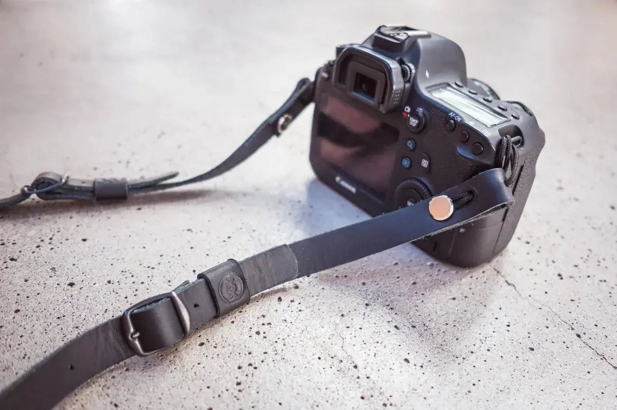 Strap Camara Black — Bestias