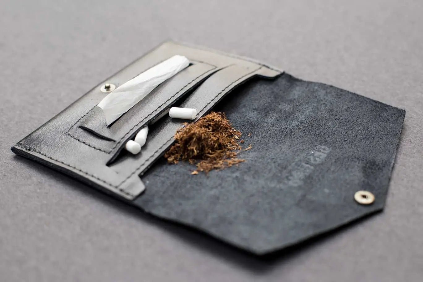 Tabaquera Black — Bestias